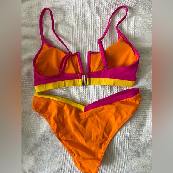 bikini top and bottom set - Picture 2 of 3